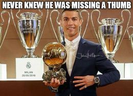 Ronaldo with no thumb memes
