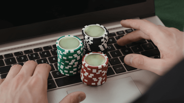 bookmakere poker online