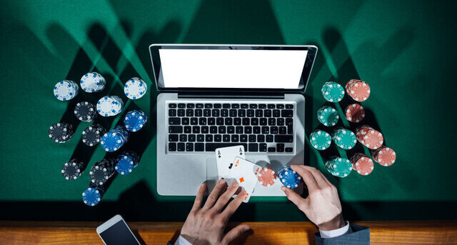 lošti pokerį internetu