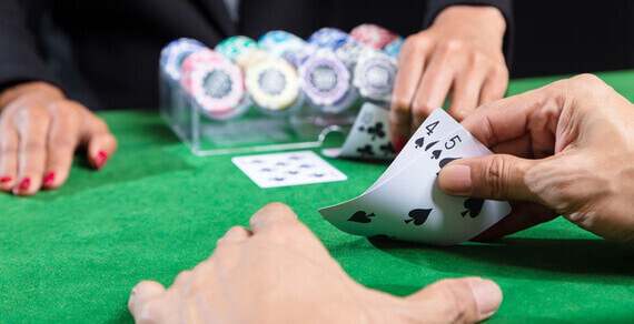 Lošti kortų žaidimą baccarat 