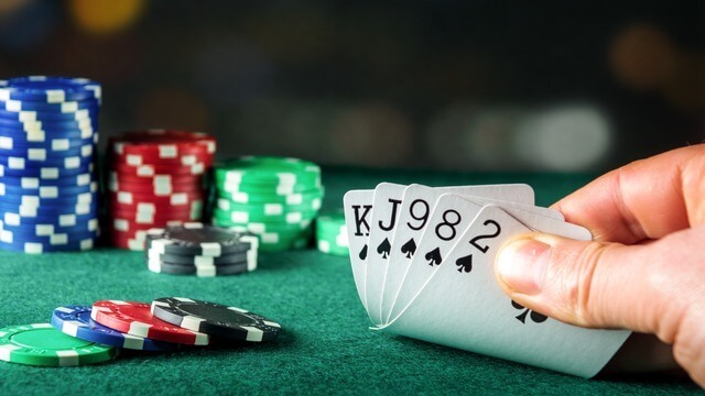 pokeriopas edistyneille pelaajille